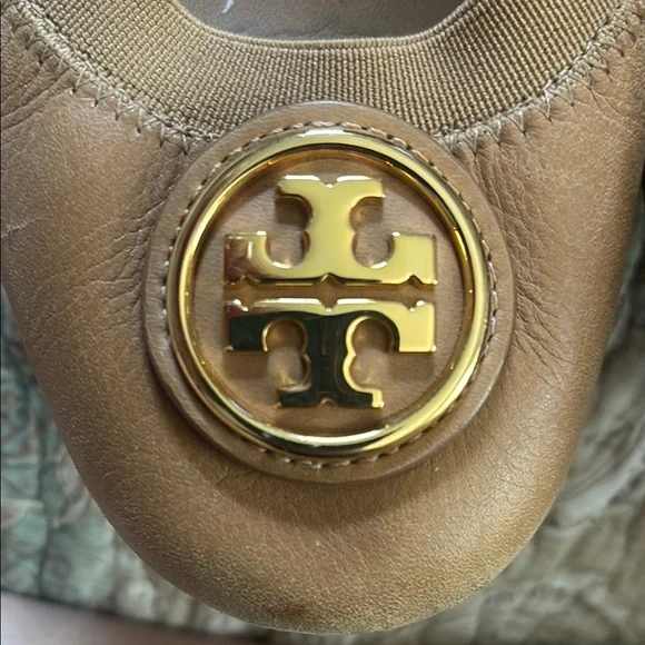 Tory Burch Tan Leather Flats with Logo Medallion - Picture 4 of 5